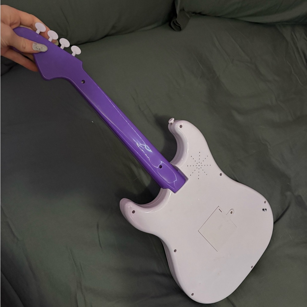 Y2K Hannah Montana interactive electric guitar with strings - Picture 8 of 8